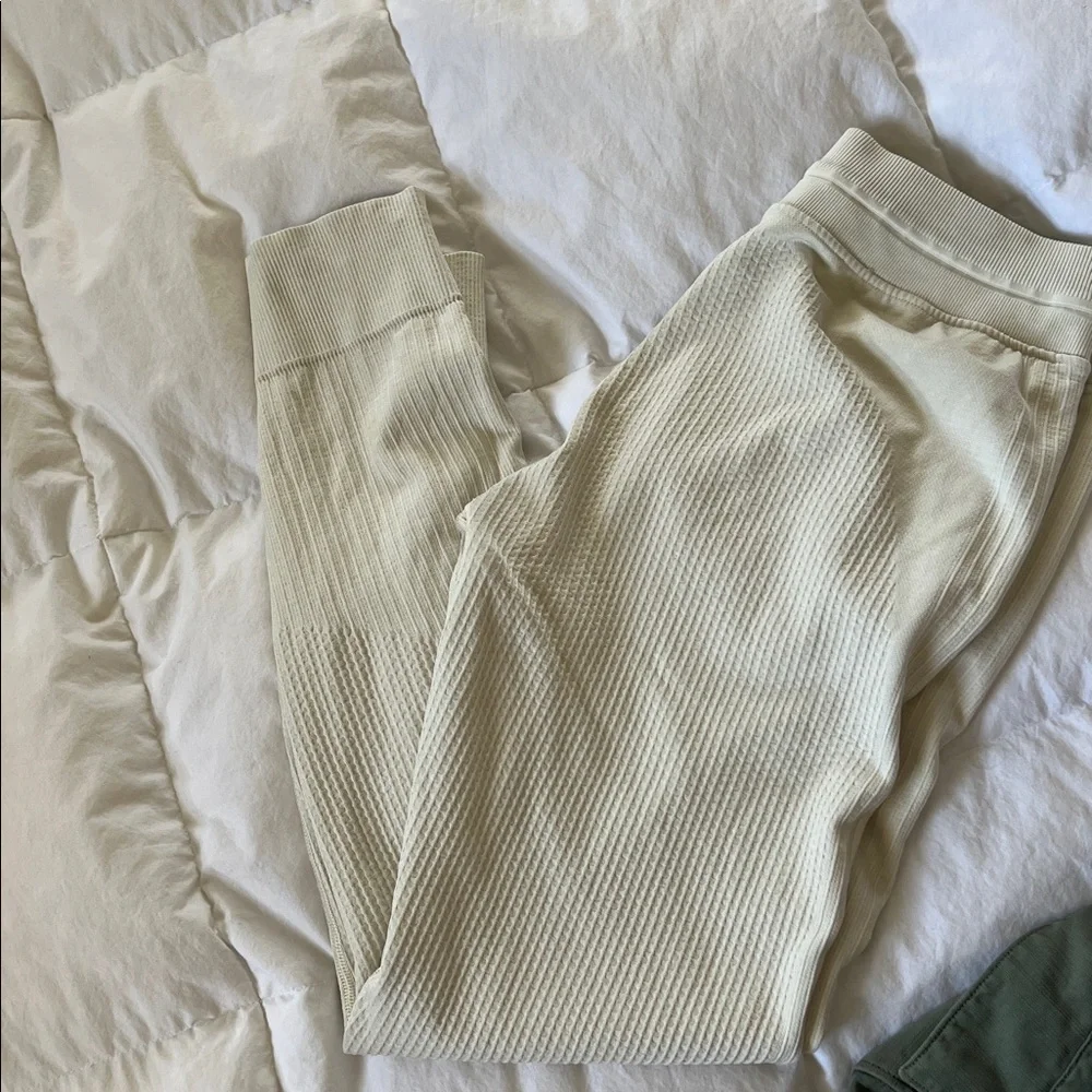 Lululemon Athletica women’s jogger 8 waffle knit - Picture 10 of 11